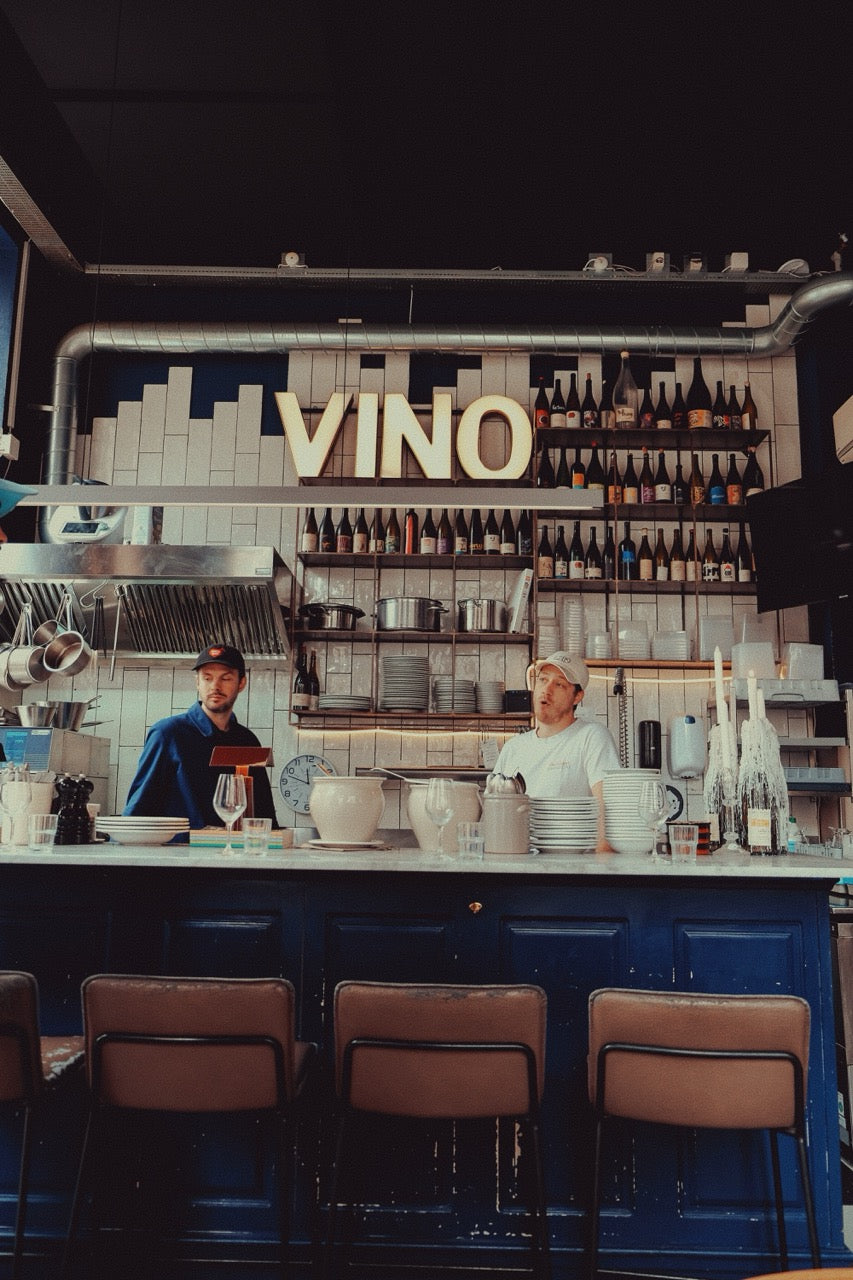 The wine bar at Vinoria Lilo